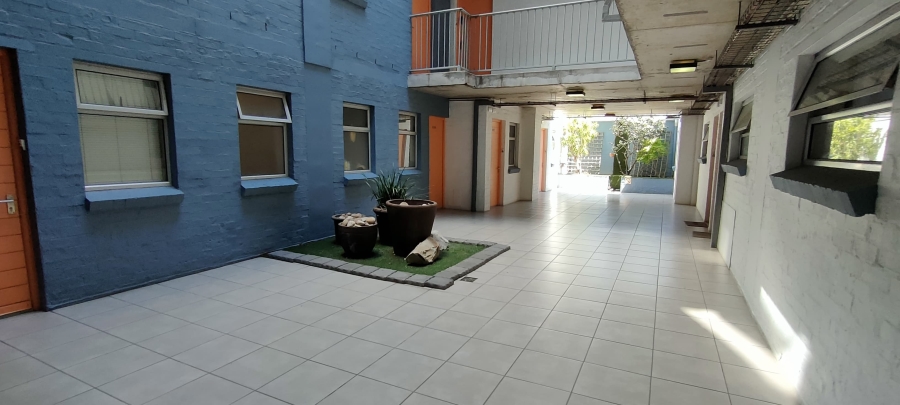 To Let 1 Bedroom Property for Rent in Woodstock Western Cape